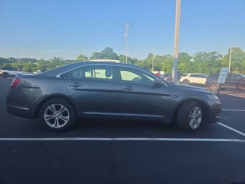 Used 2018 Ford Taurus SEL w/ Equipment Group 201A AWD/4WD image 5