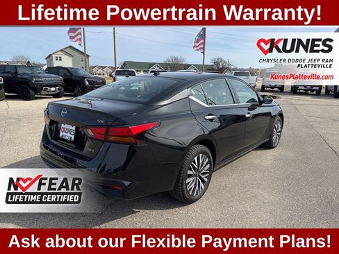 Used 2024 Nissan Altima 2.5 SV AWD/4WD image 10