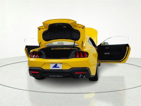 Used 2024 Ford Mustang Premium RWD image 31
