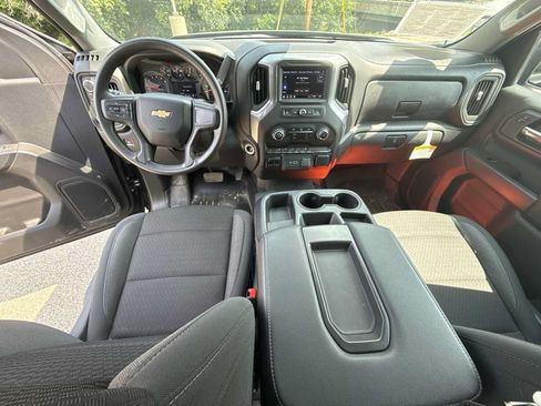 Certified 2024 Chevrolet Silverado 1500 Custom w/ Turbomax Blackout Package AWD/4WD image 19