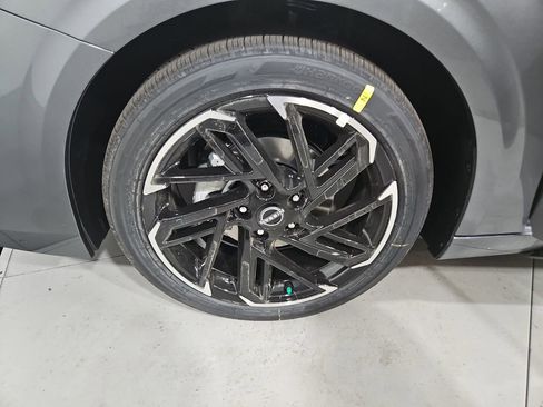New 2026 Nissan Sentra SR w/ SR Premium Package FWD image 26