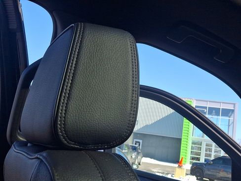 Used 2022 GMC Yukon XL Denali image 13