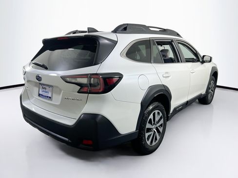 Used 2023 Subaru Outback Premium AWD/4WD image 5