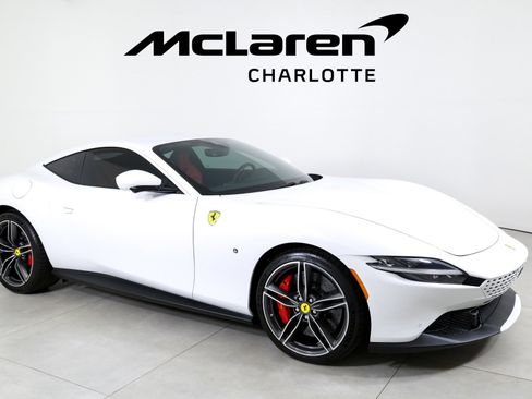 Used 2022 Ferrari Roma image 2