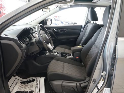 Used 2018 Nissan Rogue Sport SV image 25