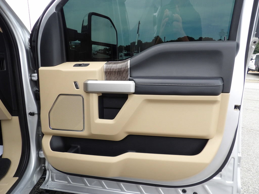Used 2019 Ford F250 Lariat w/ Lariat Ultimate Package AWD/4WD image 39