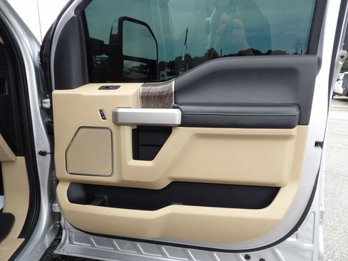 Used 2019 Ford F250 Lariat w/ Lariat Ultimate Package AWD/4WD image 39