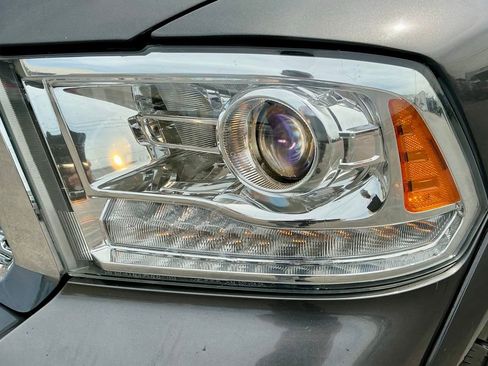 Used 2017 RAM 1500 Laramie w/ Convenience Group image 10