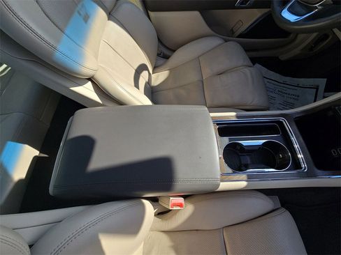 Used 2018 Lincoln Continental Reserve image 11