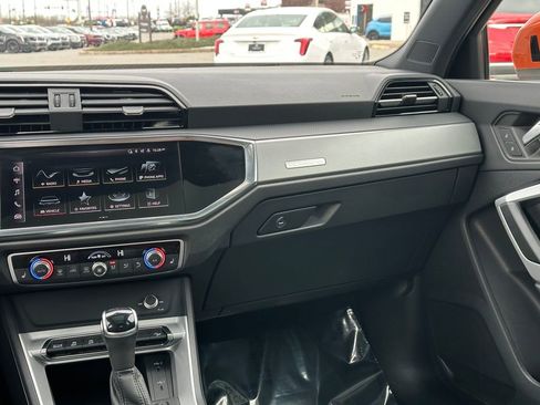 Used 2025 Audi Q3 2.0T Premium image 14