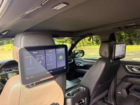 Used 2021 Chevrolet Tahoe High Country w/ Premium Package AWD/4WD image 27