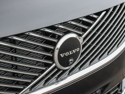 New 2026 Volvo XC90 T8 Plus w/ Protection Package Premier AWD/4WD image 16