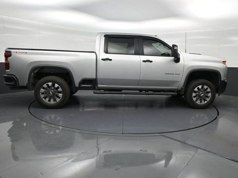 Used 2022 Chevrolet Silverado 2500 Custom w/ Custom Convenience Package AWD/4WD image 7