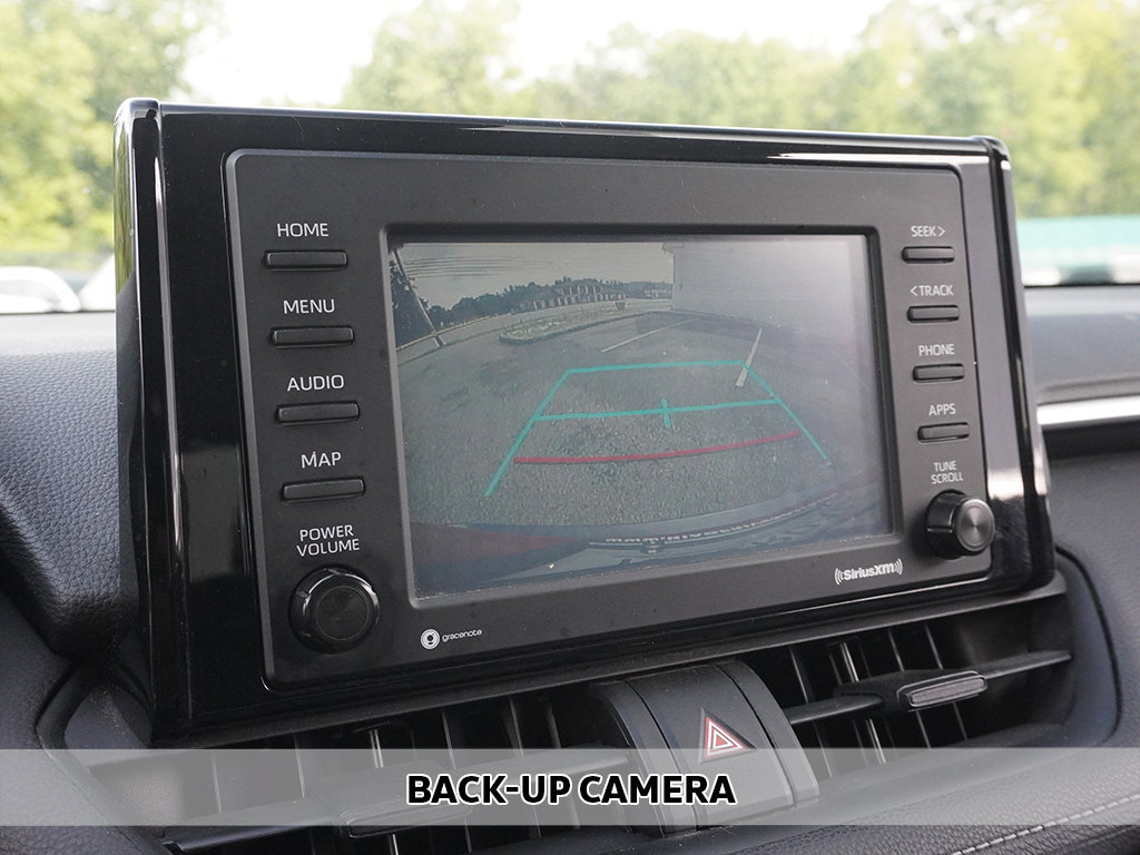 Used 2020 Toyota RAV4 LE FWD image 4