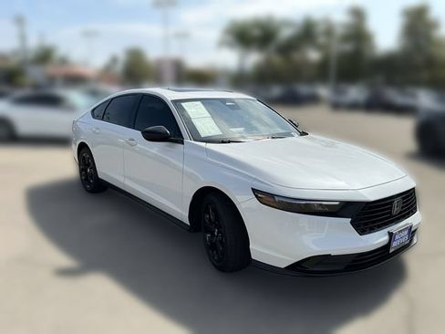 Certified 2025 Honda Accord SE image 7