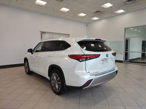 Used 2020 Toyota Highlander Platinum AWD/4WD image 5