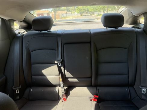Used 2017 Chevrolet Malibu LT FWD image 13