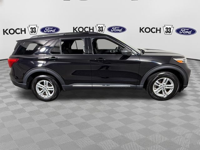 Used 2023 Ford Explorer XLT AWD/4WD image 9