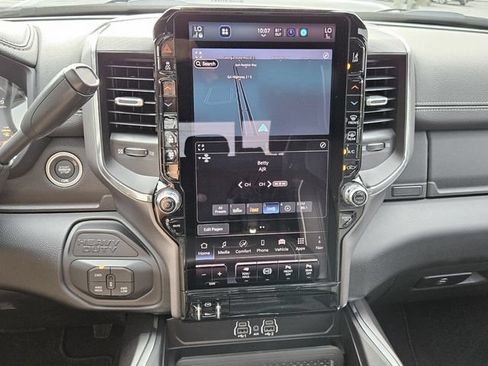 New 2025 RAM 2500 Laramie AWD/4WD image 18