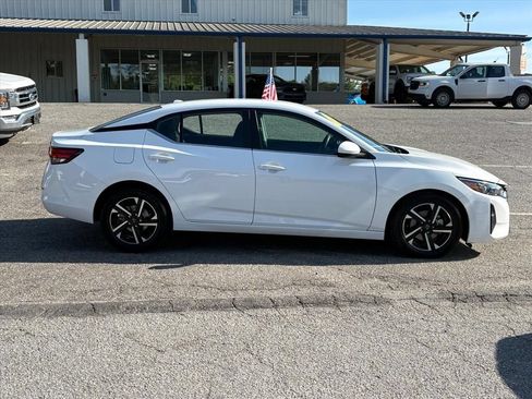 Used 2024 Nissan Sentra SV FWD image 3