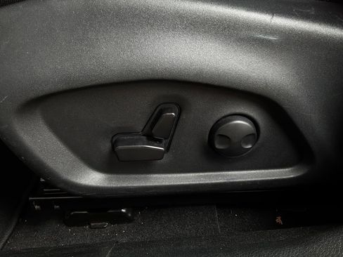 Used 2025 Jeep Compass Limited AWD/4WD image 9