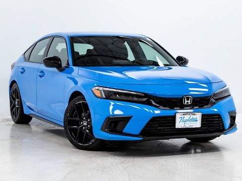 Used 2023 Honda Civic Sport image 6