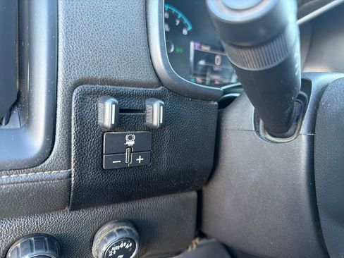 Used 2018 GMC Canyon SLT w/ Trailering Package image 34