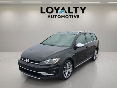 Used 2019 Volkswagen Golf Alltrack SE AWD/4WD image 1