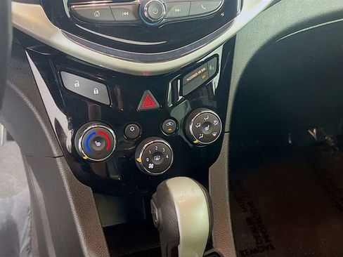 Used 2018 Chevrolet Sonic LT w/ Convenience Package FWD image 13