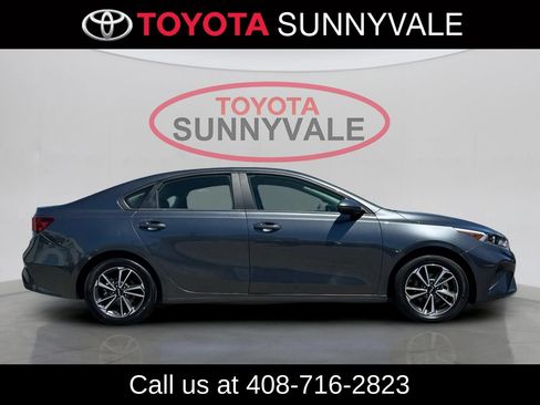 Used 2024 Kia Forte LXS FWD image 9