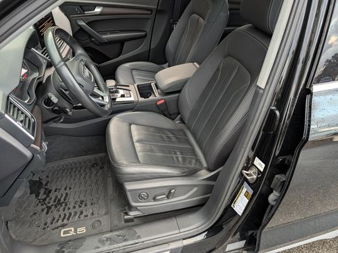 Used 2021 Audi Q5 Premium w/ Convenience Package image 17