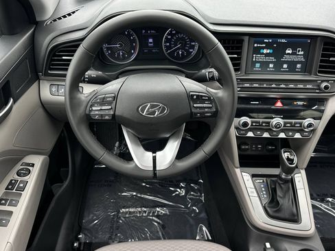 Used 2020 Hyundai Elantra Value Edition FWD image 16