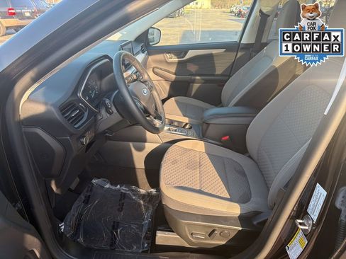 Used 2022 Ford Escape SE w/ SE Sport Appearance Package image 5