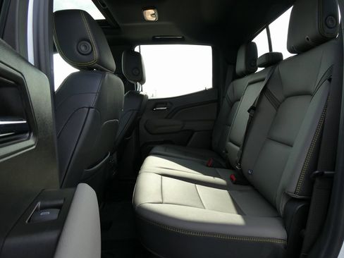 Certified 2024 Chevrolet Colorado ZR2 w/ ZR2 Convenience Package III image 18