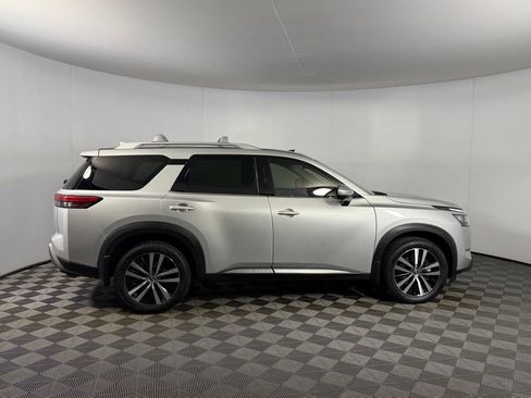 Used 2023 Nissan Pathfinder Platinum image 13