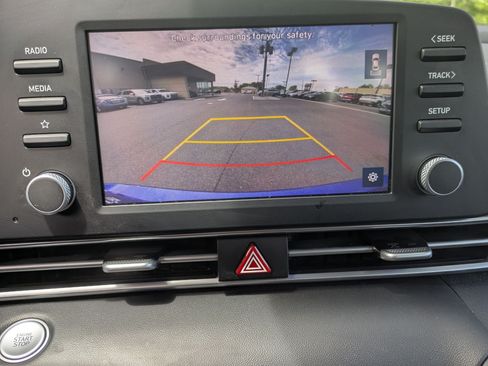 Certified 2023 Hyundai Elantra SEL FWD image 17