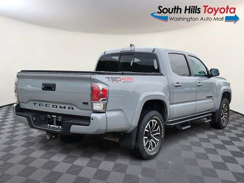 Used 2020 Toyota Tacoma TRD Sport w/ TRD Premium Sport Package AWD/4WD image 6