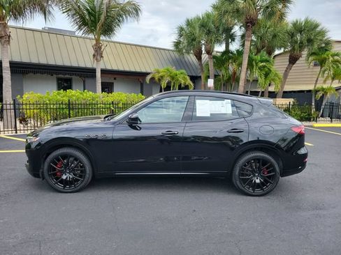 Used 2019 Maserati Levante AWD/4WD image 10