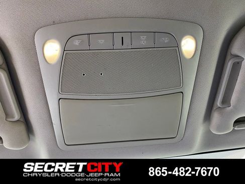 Used 2018 Nissan Pathfinder SV FWD image 18