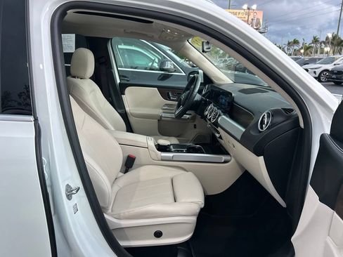 Used 2023 Mercedes-Benz GLB 250 image 38