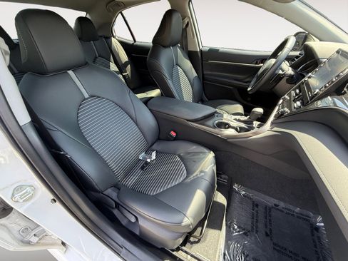 Used 2024 Toyota Camry SE w/ Audio Upgrade Package FWD image 19