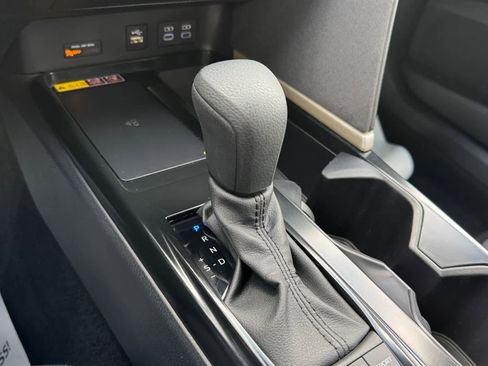 Used 2025 Toyota Camry LE image 6