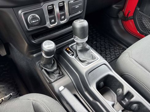 Used 2020 Jeep Wrangler Sport AWD/4WD image 25