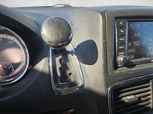 Used 2020 Dodge Grand Caravan SXT image 11