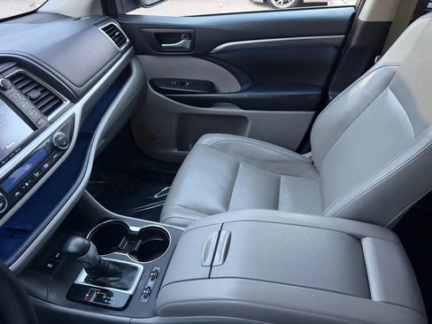 Used 2019 Toyota Highlander Limited image 31