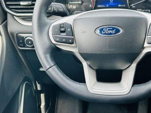 Used 2023 Ford Explorer XLT w/ Equipment Group 202A AWD/4WD image 19
