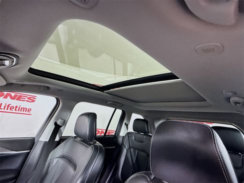 Used 2023 Jeep Grand Cherokee 4WD 4xe image 11