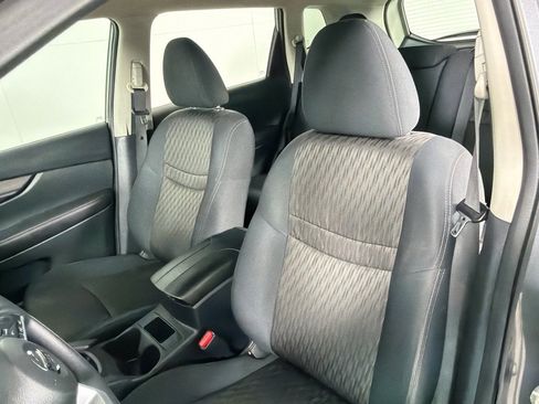 Used 2017 Nissan Rogue S image 12