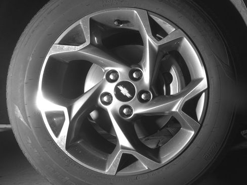 Used 2025 Chevrolet Trax LT FWD image 13