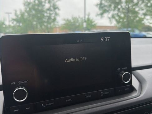 Used 2025 Honda Accord SE image 17